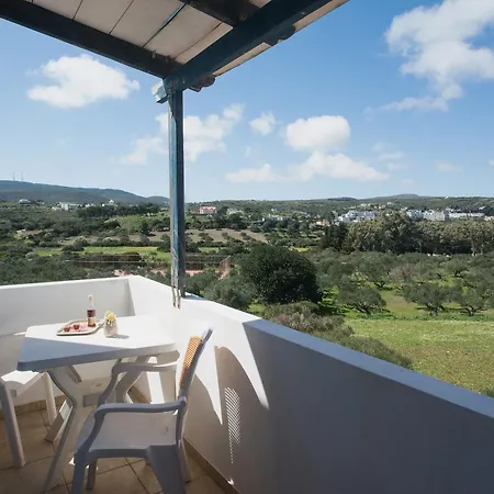 Апартаменты Contaratos Lettings 3 *