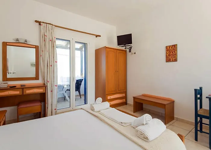 Contaratos Lettings 3 Livadi (Kythira)