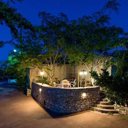 Contaratos Lettings 3 * Livadi (Kythira)